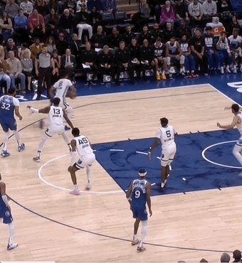 年轻的身体有个老派的灵魂，爱德华兹传承打板投篮