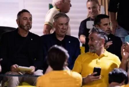 开云官方网站-巴西甲级联赛桑托斯2-2战平米拉索尔，安切洛蒂现场观赛|内马尔·达·席尔瓦|巴西足球甲级联赛|巴西足球|马里亚-德坎波斯-马亚球场|费尔南多-桑托斯_新浪体育_新浪新闻